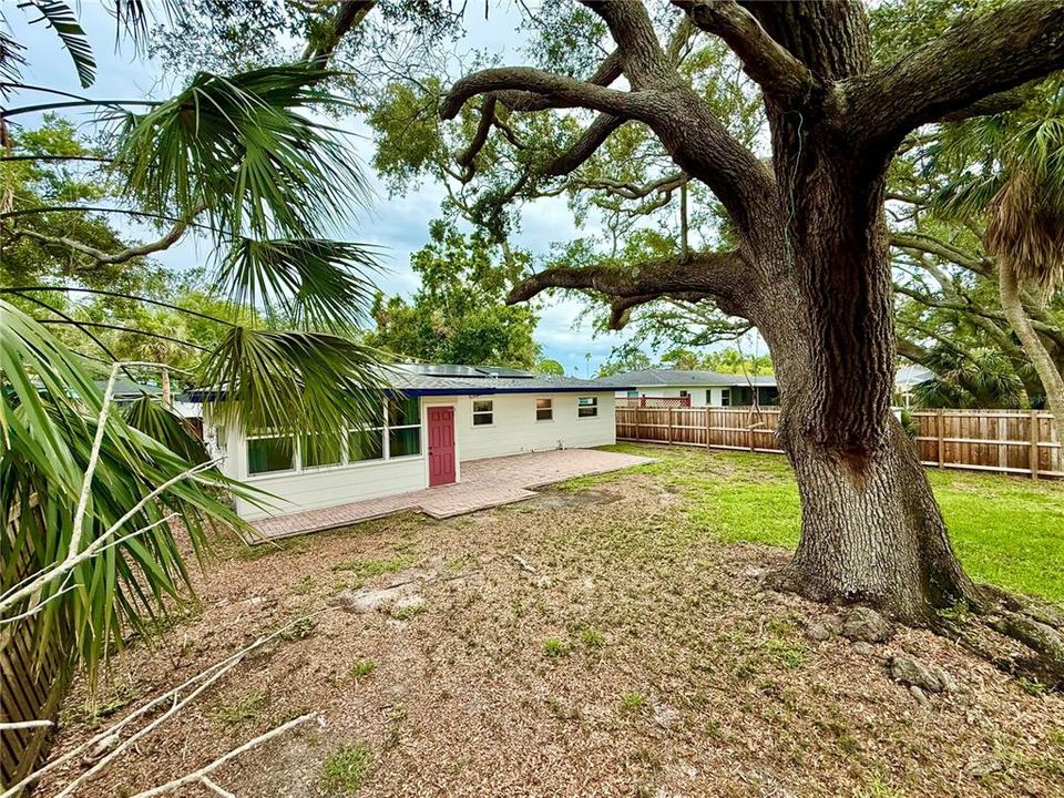 For Sale: $434,900 (3 beds, 1 baths, 1129 Square Feet)