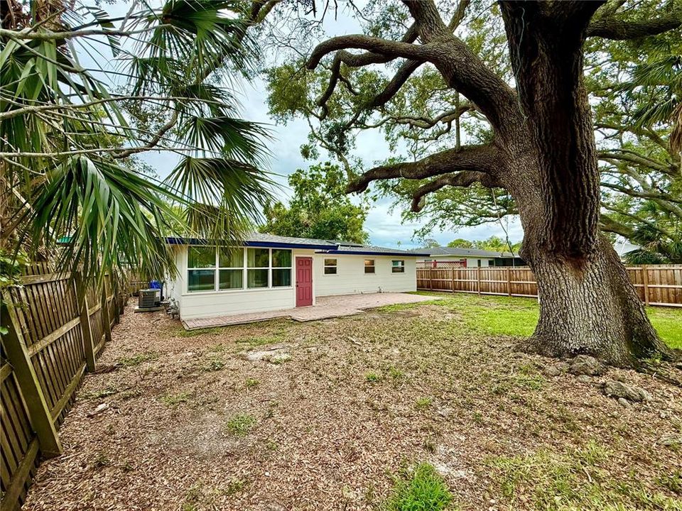 For Sale: $434,900 (3 beds, 1 baths, 1129 Square Feet)