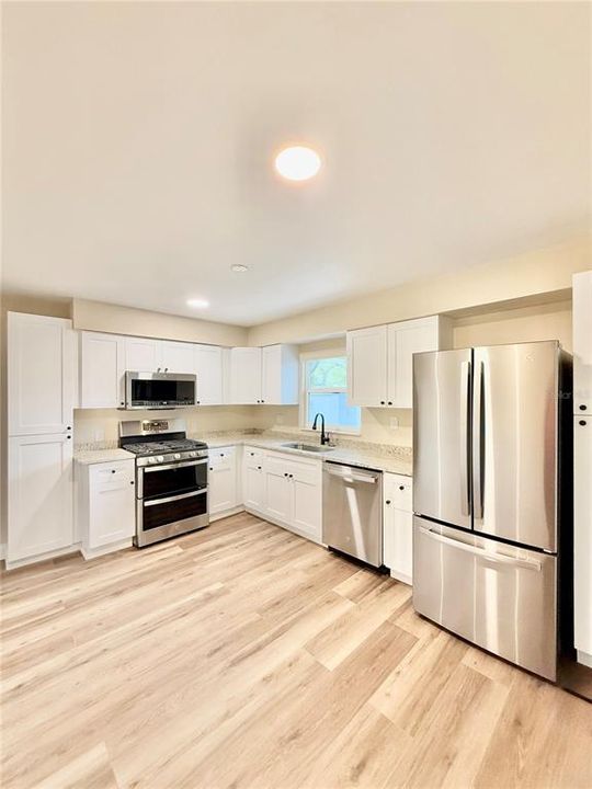 For Sale: $434,900 (3 beds, 1 baths, 1129 Square Feet)