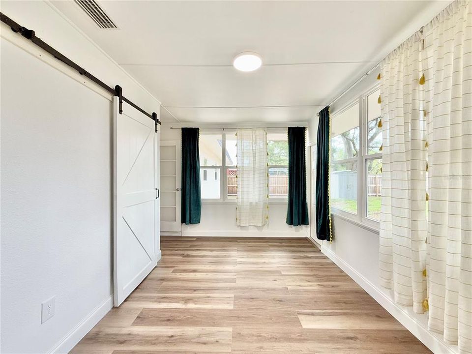 For Sale: $434,900 (3 beds, 1 baths, 1129 Square Feet)