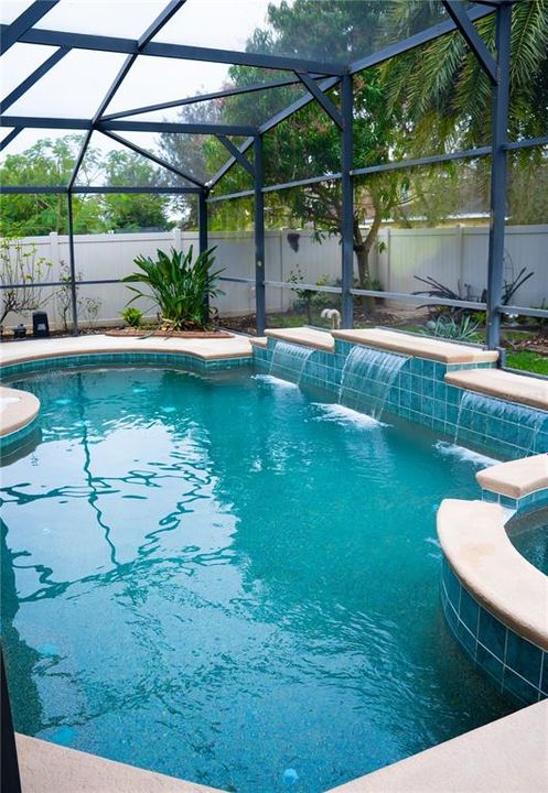 For Rent: $3,100 (3 beds, 2 baths, 2560 Square Feet)