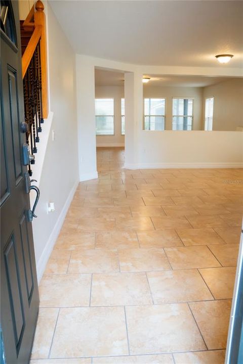 For Rent: $3,100 (3 beds, 2 baths, 2560 Square Feet)