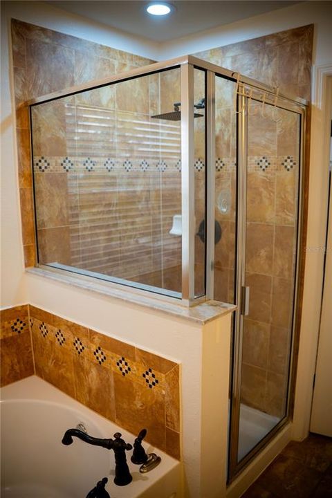 For Rent: $3,100 (3 beds, 2 baths, 2560 Square Feet)