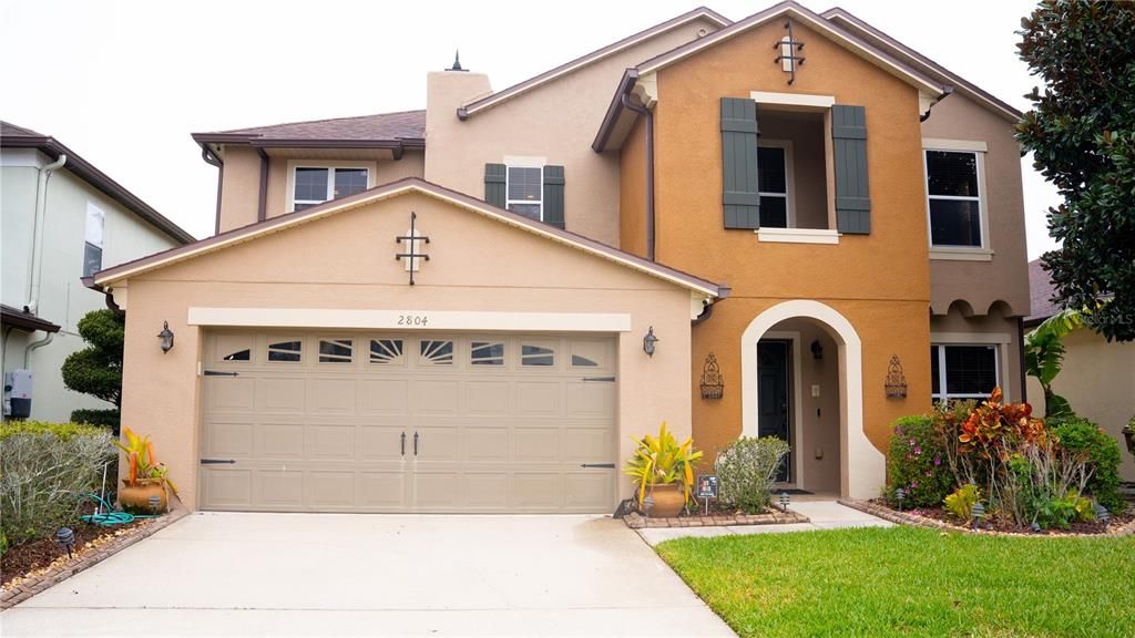 For Rent: $3,100 (3 beds, 2 baths, 2560 Square Feet)