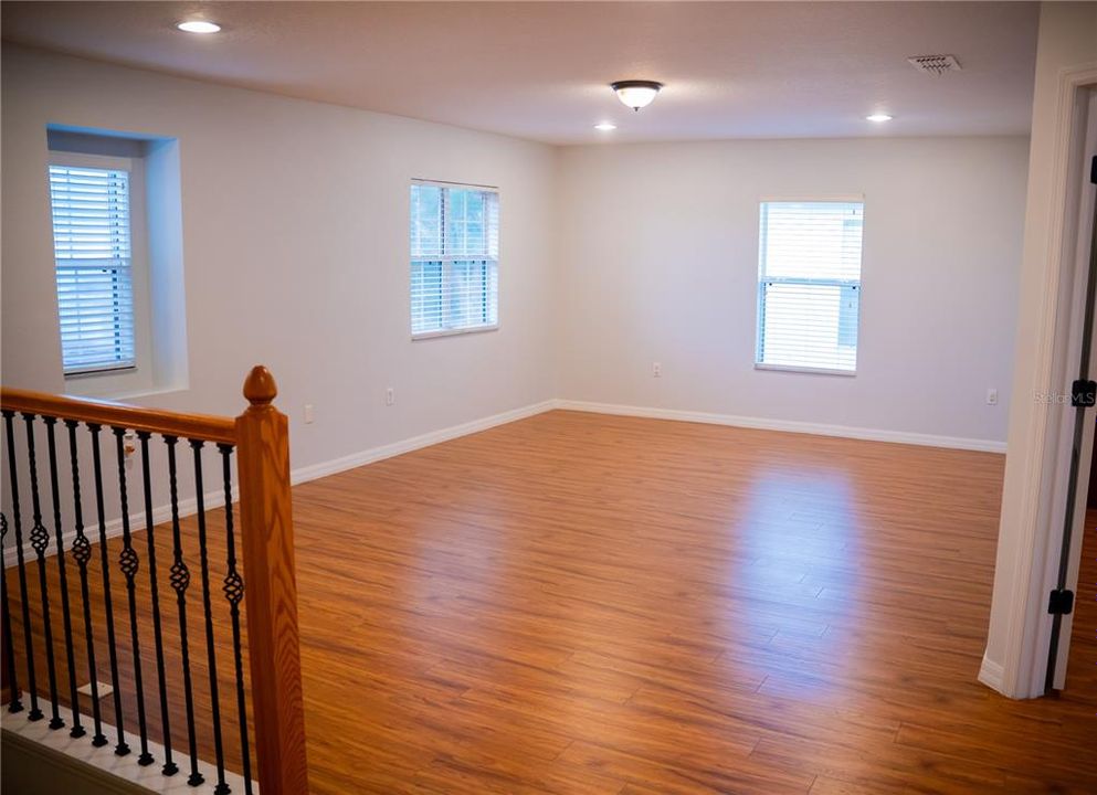 For Rent: $3,100 (3 beds, 2 baths, 2560 Square Feet)