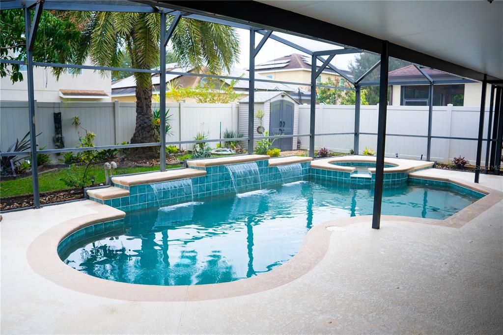 For Rent: $3,100 (3 beds, 2 baths, 2560 Square Feet)