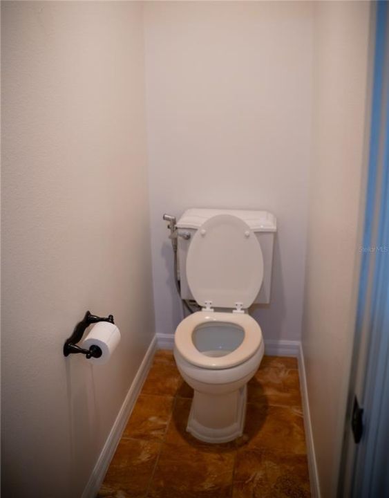 For Rent: $3,100 (3 beds, 2 baths, 2560 Square Feet)