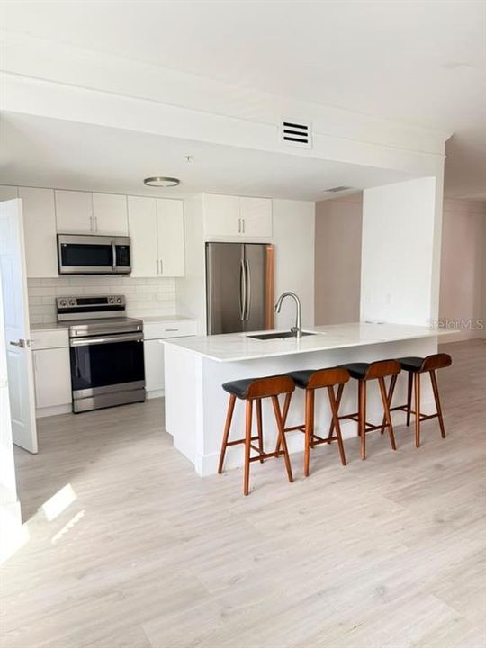 For Sale: $269,000 (3 beds, 2 baths, 1634 Square Feet)