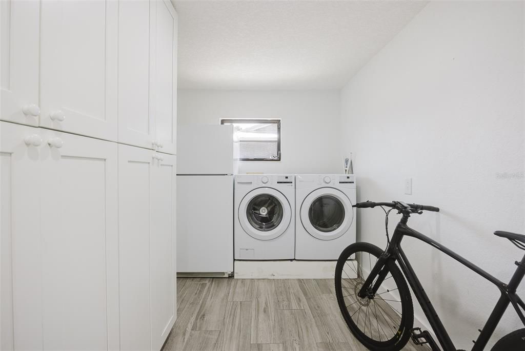 For Sale: $625,000 (3 beds, 2 baths, 2104 Square Feet)