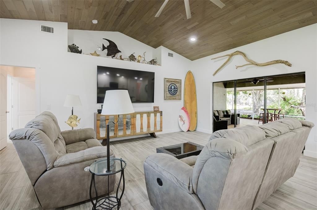 For Sale: $625,000 (3 beds, 2 baths, 2104 Square Feet)