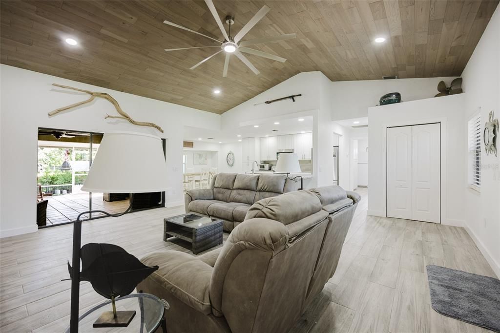 For Sale: $625,000 (3 beds, 2 baths, 2104 Square Feet)
