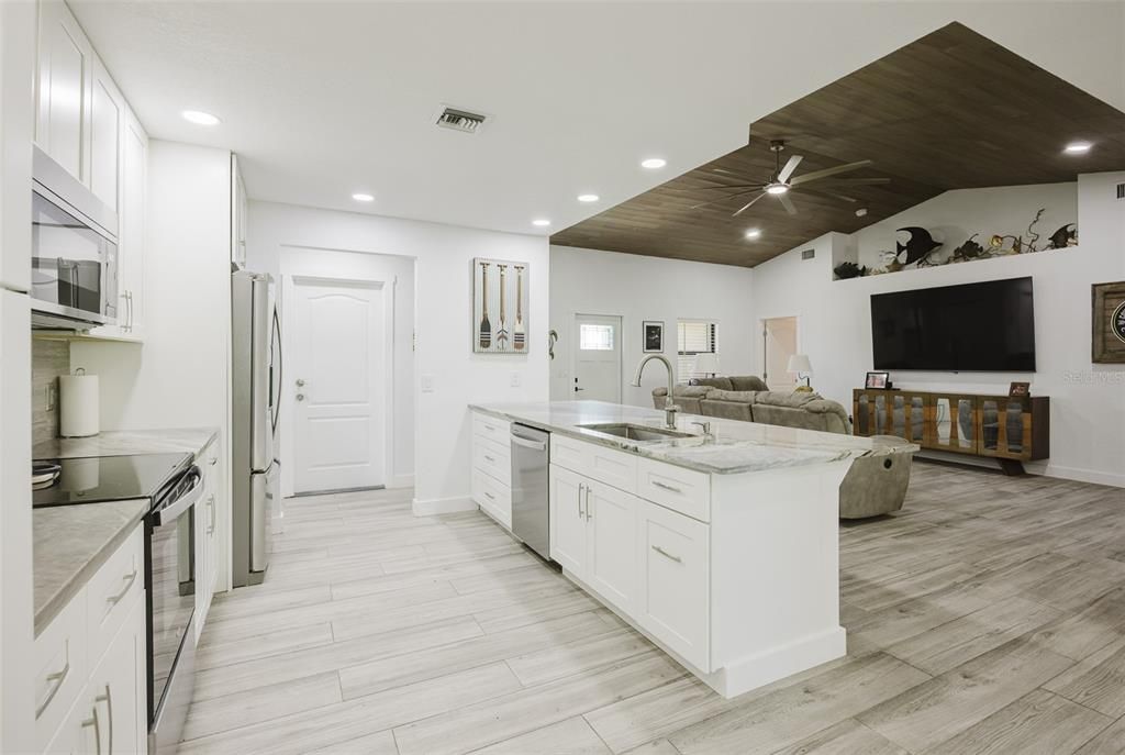 For Sale: $625,000 (3 beds, 2 baths, 2104 Square Feet)