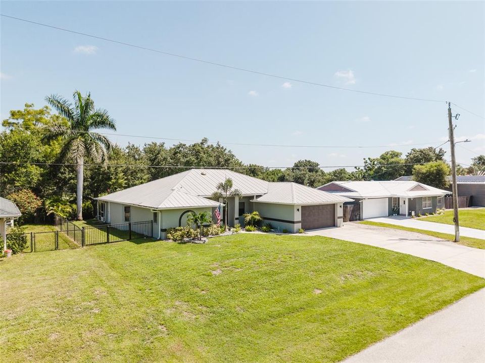 For Sale: $625,000 (3 beds, 2 baths, 2104 Square Feet)