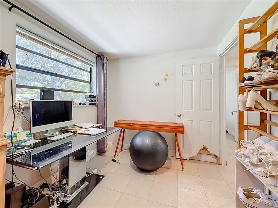 На продажу: $269,000 (2 спален, 1 ванн, 822 Квадратных фут)