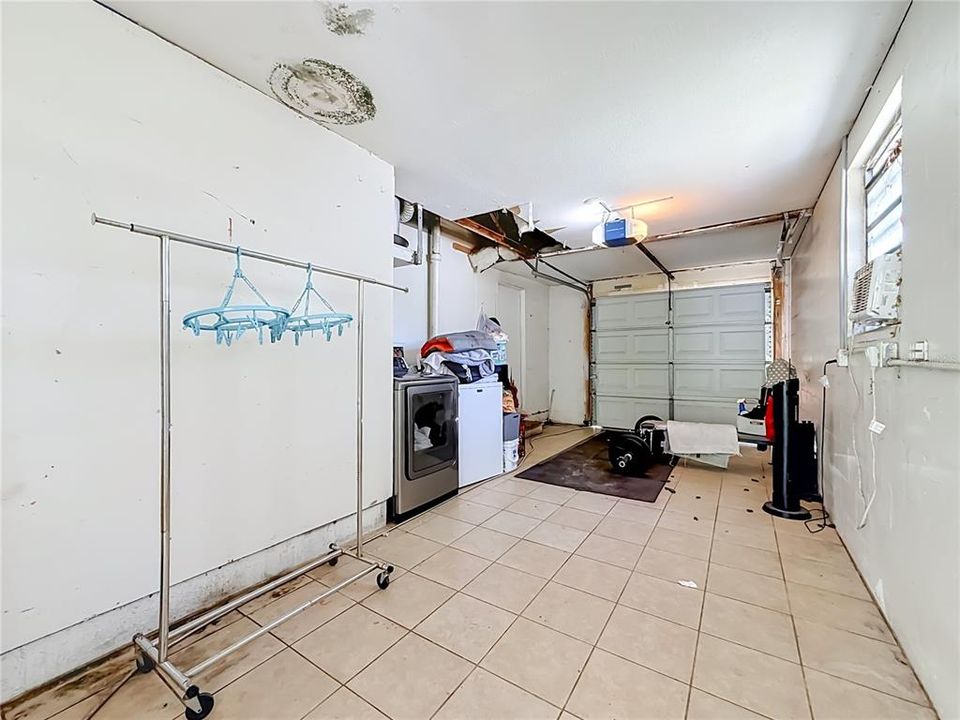 На продажу: $269,000 (2 спален, 1 ванн, 822 Квадратных фут)