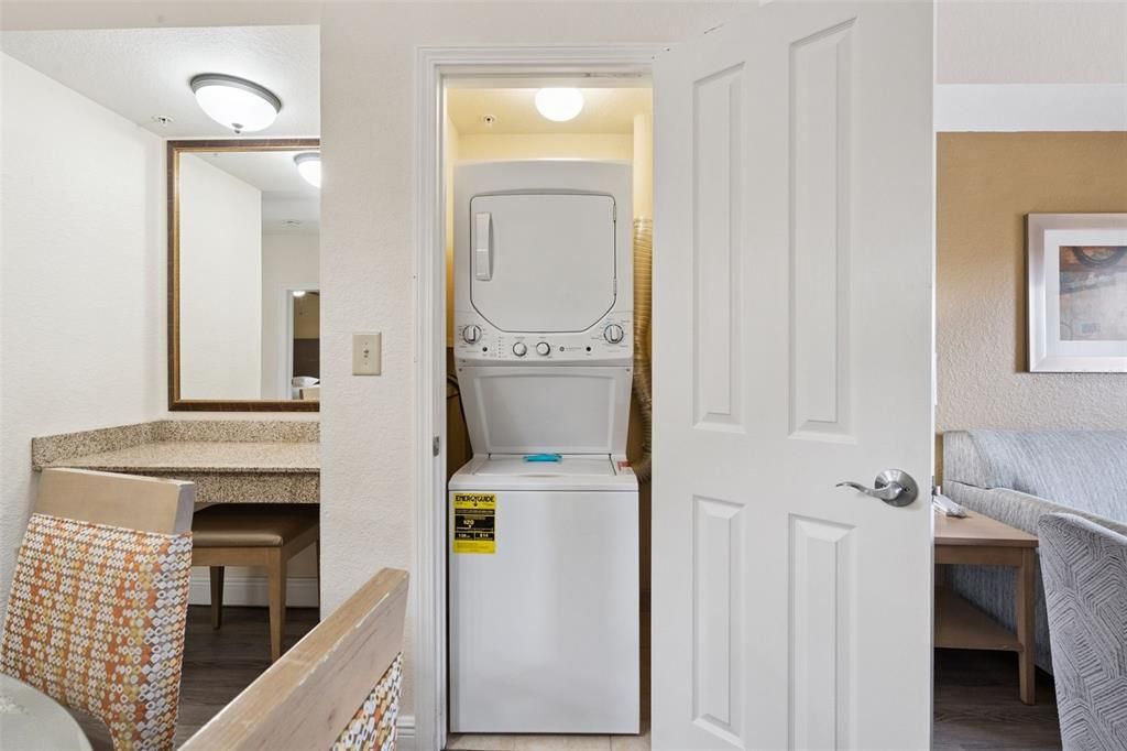 For Sale: $155,000 (2 beds, 2 baths, 957 Square Feet)