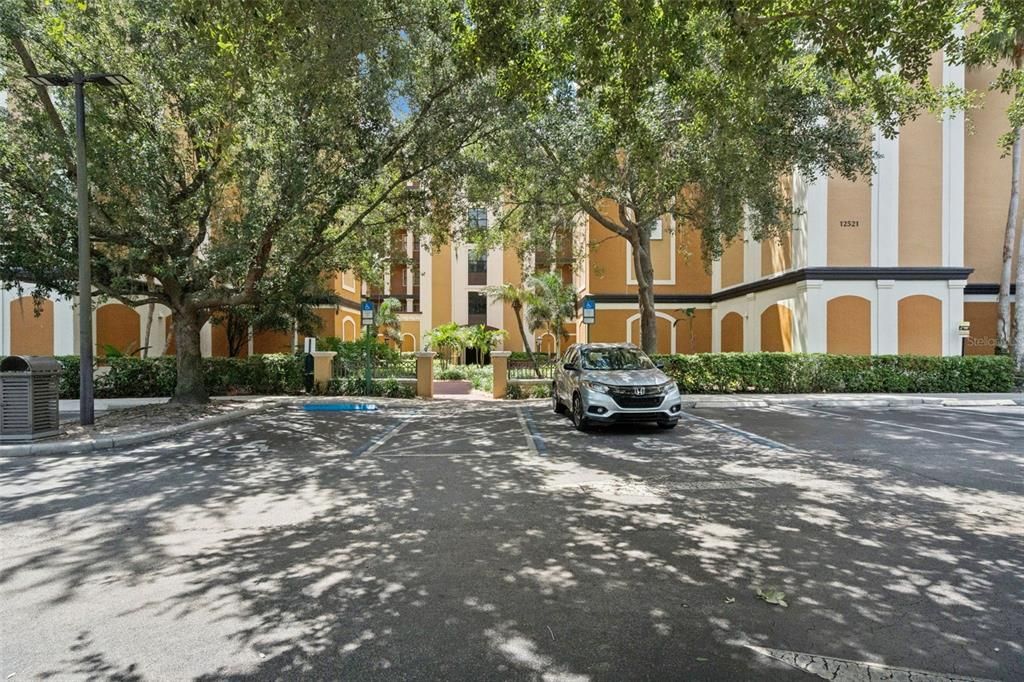 For Sale: $155,000 (2 beds, 2 baths, 957 Square Feet)