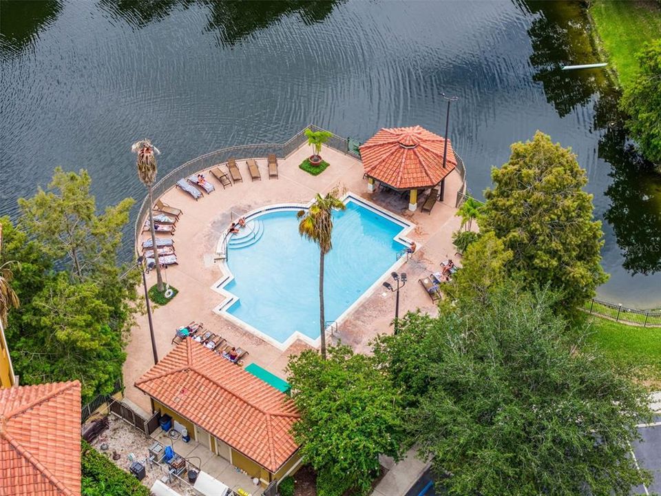 For Sale: $155,000 (2 beds, 2 baths, 957 Square Feet)