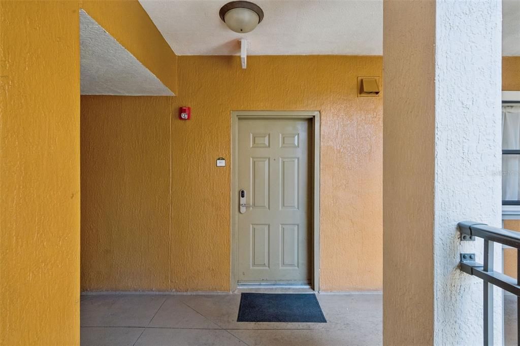 For Sale: $155,000 (2 beds, 2 baths, 957 Square Feet)