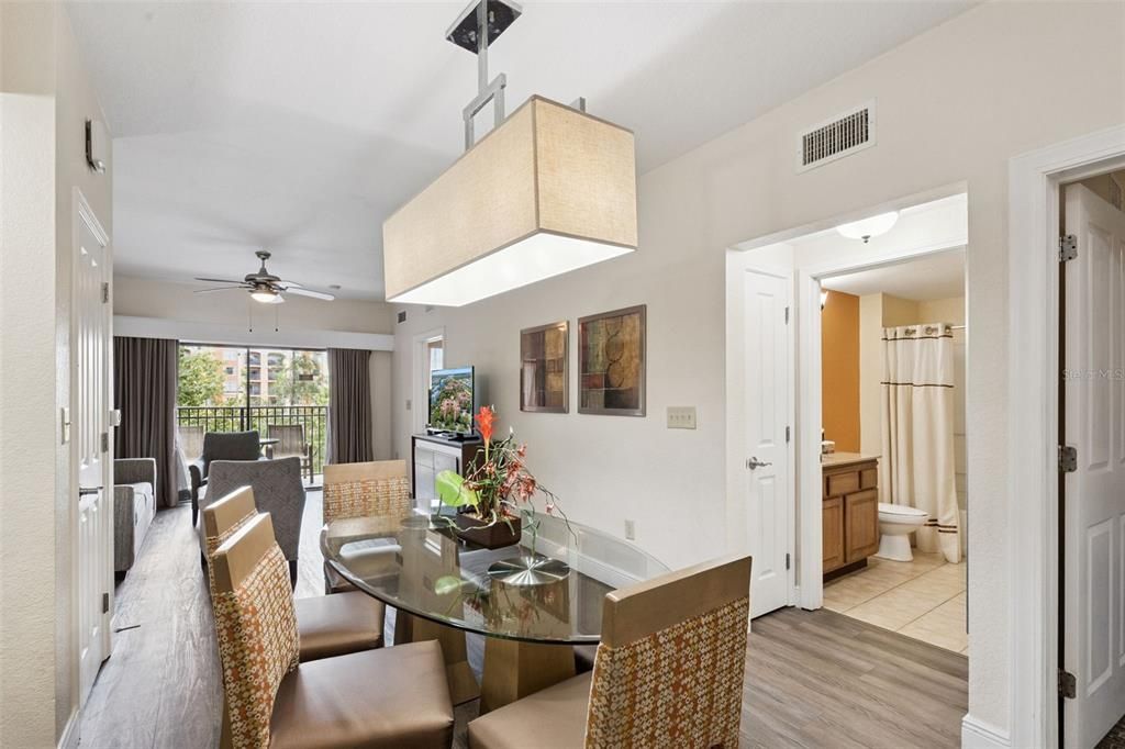For Sale: $155,000 (2 beds, 2 baths, 957 Square Feet)