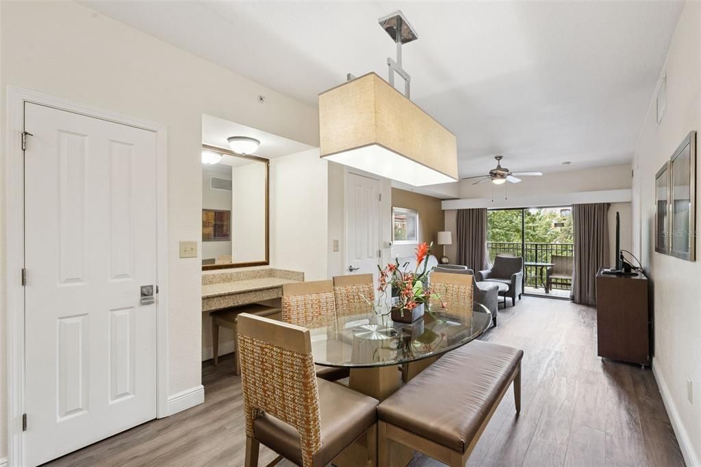 For Sale: $155,000 (2 beds, 2 baths, 957 Square Feet)