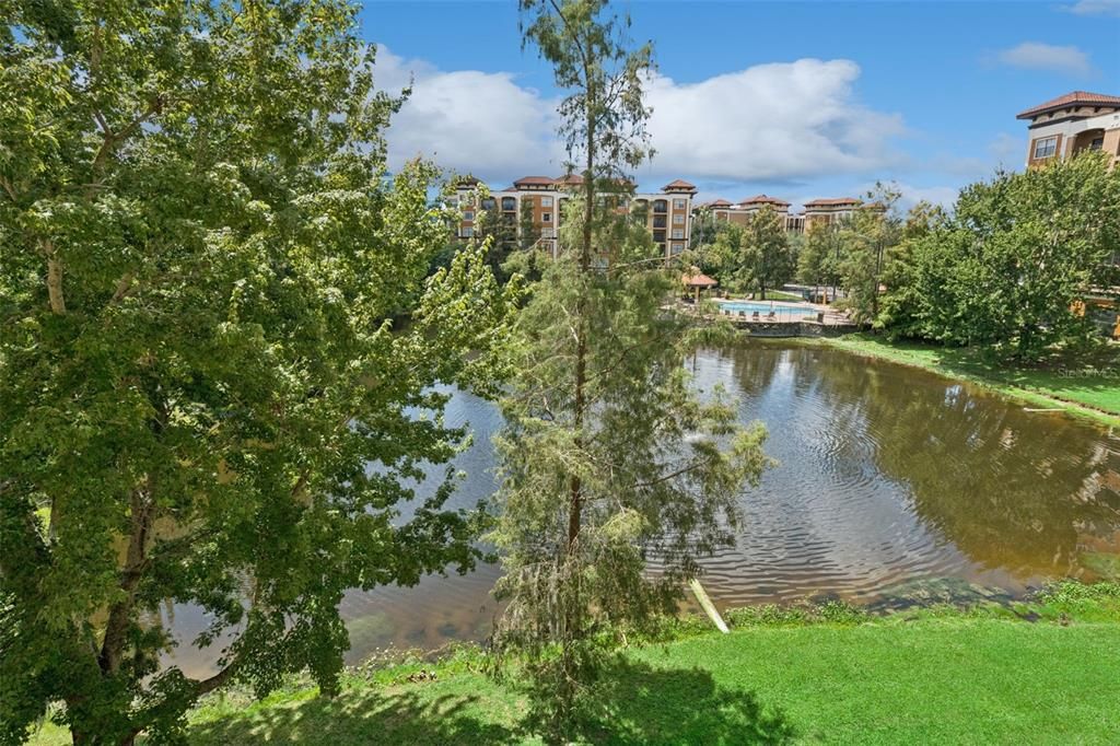 For Sale: $155,000 (2 beds, 2 baths, 957 Square Feet)