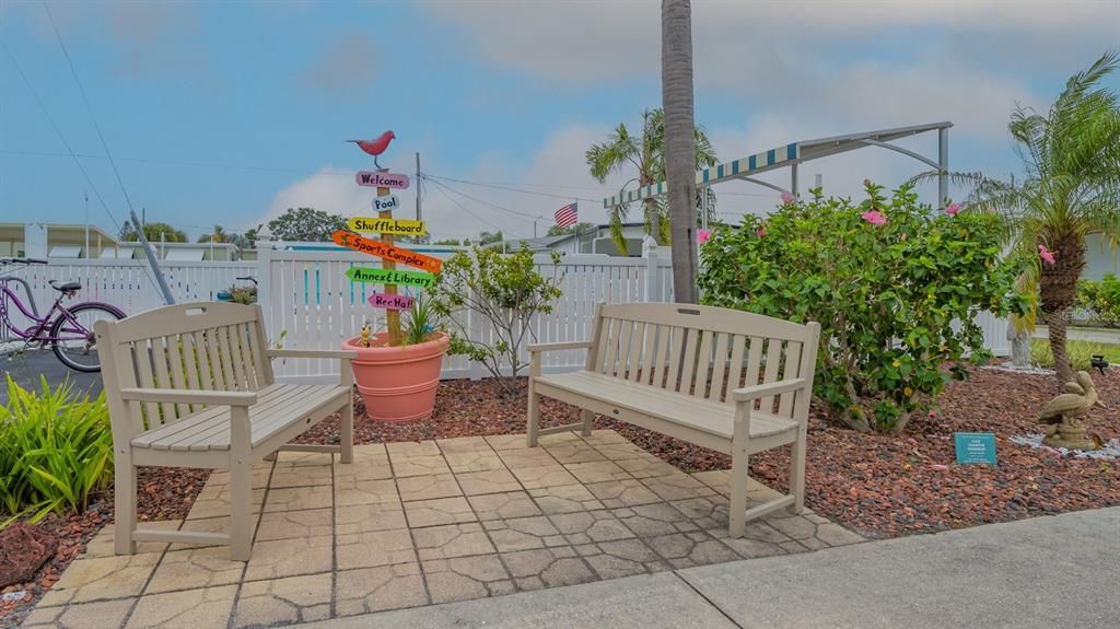 For Sale: $137,900 (2 beds, 1 baths, 624 Square Feet)