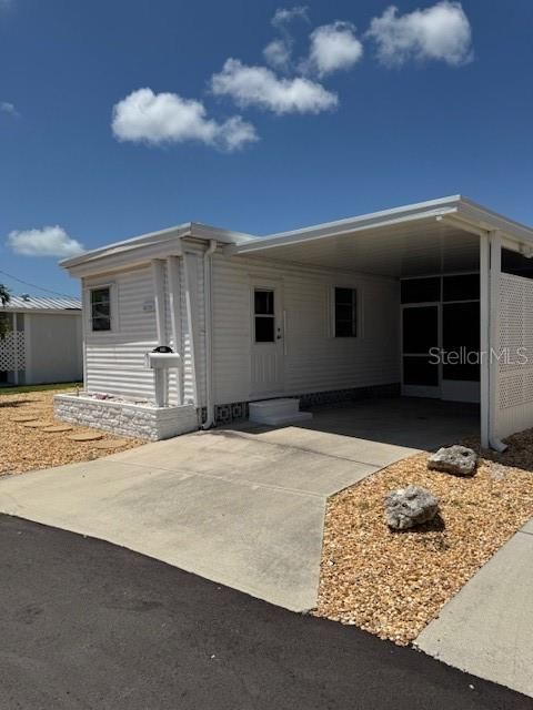 For Sale: $137,900 (2 beds, 1 baths, 624 Square Feet)