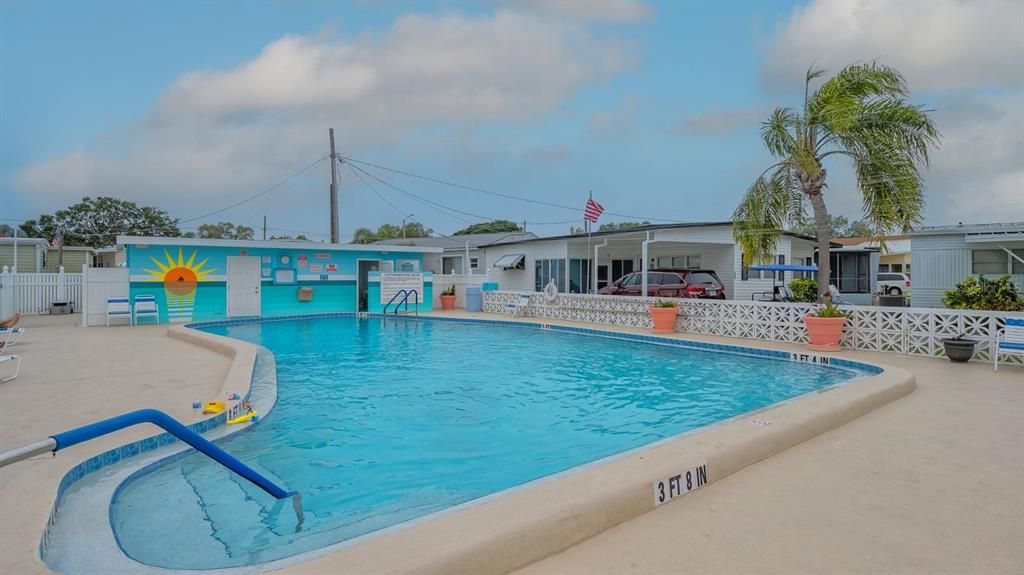 For Sale: $137,900 (2 beds, 1 baths, 624 Square Feet)
