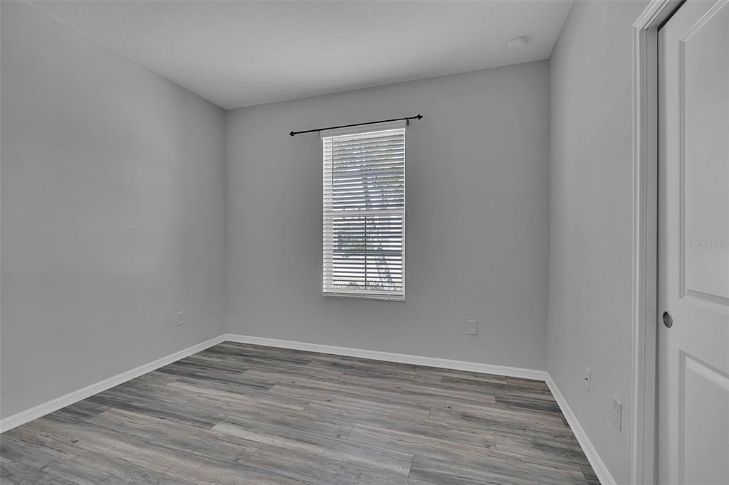 For Sale: $389,900 (4 beds, 2 baths, 2004 Square Feet)