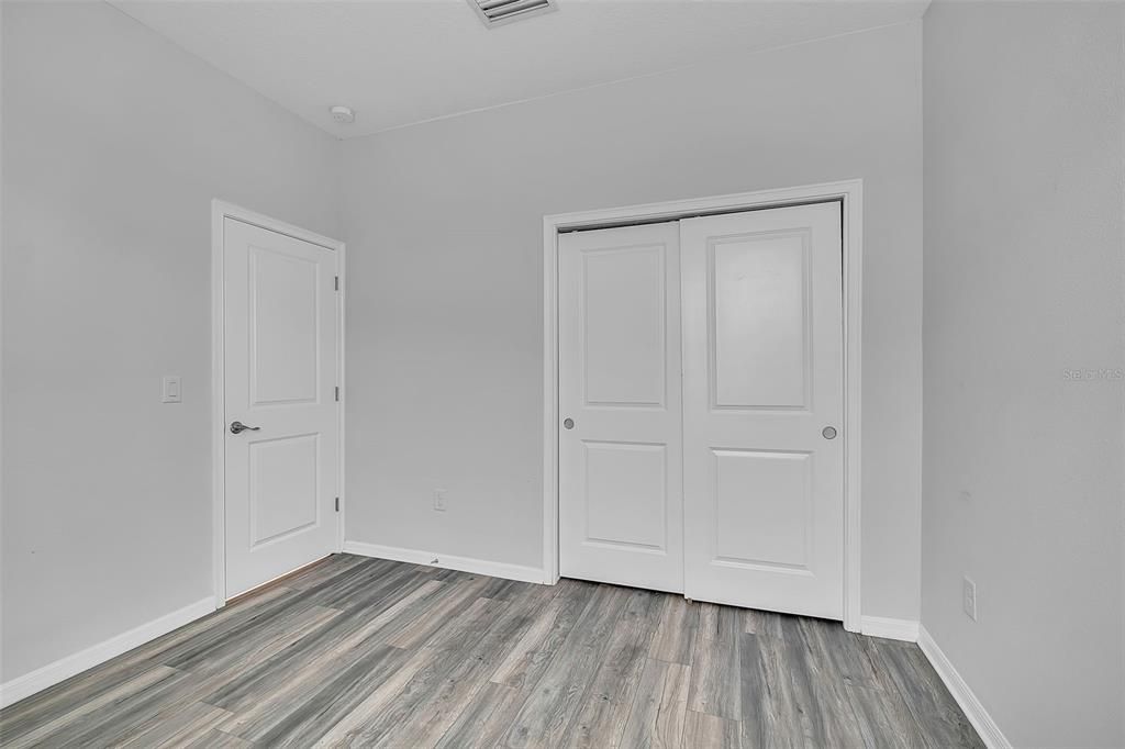 For Sale: $389,900 (4 beds, 2 baths, 2004 Square Feet)