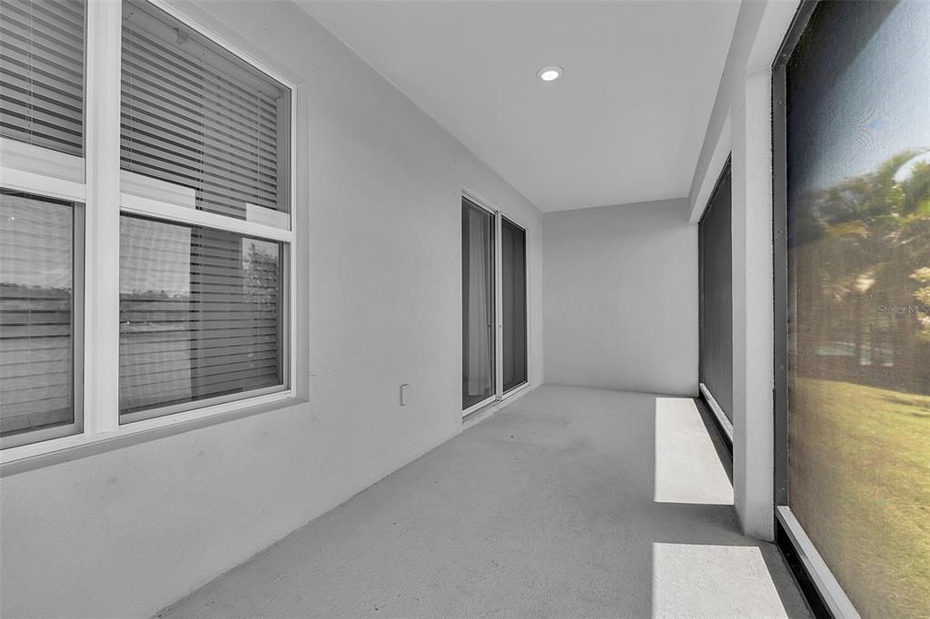 For Sale: $389,900 (4 beds, 2 baths, 2004 Square Feet)
