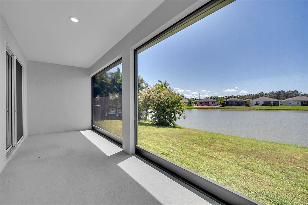 For Sale: $389,900 (4 beds, 2 baths, 2004 Square Feet)