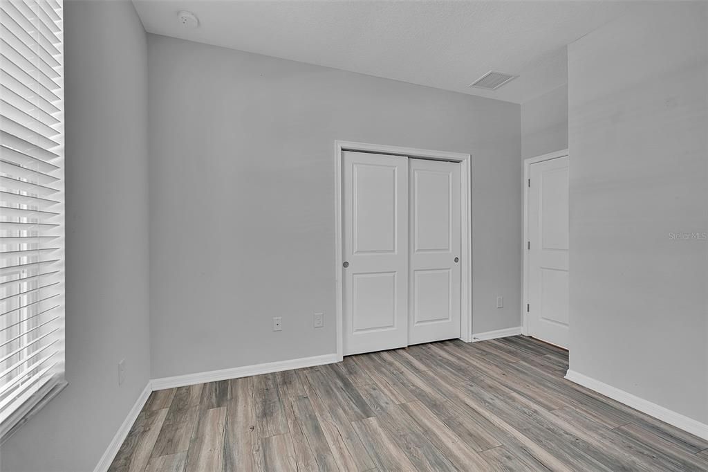For Sale: $389,900 (4 beds, 2 baths, 2004 Square Feet)