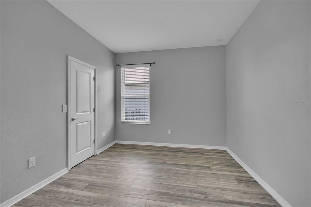 For Sale: $389,900 (4 beds, 2 baths, 2004 Square Feet)