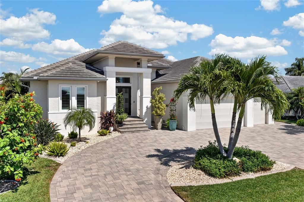 For Sale: $1,300,000 (3 beds, 2 baths, 2111 Square Feet)