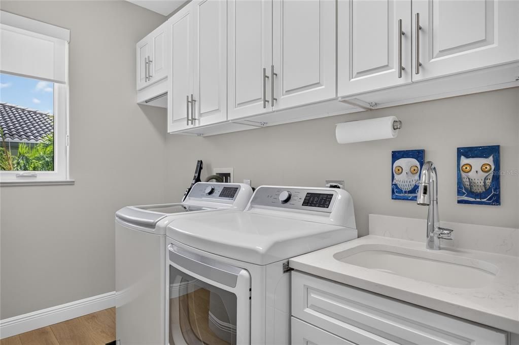 For Sale: $1,300,000 (3 beds, 2 baths, 2111 Square Feet)