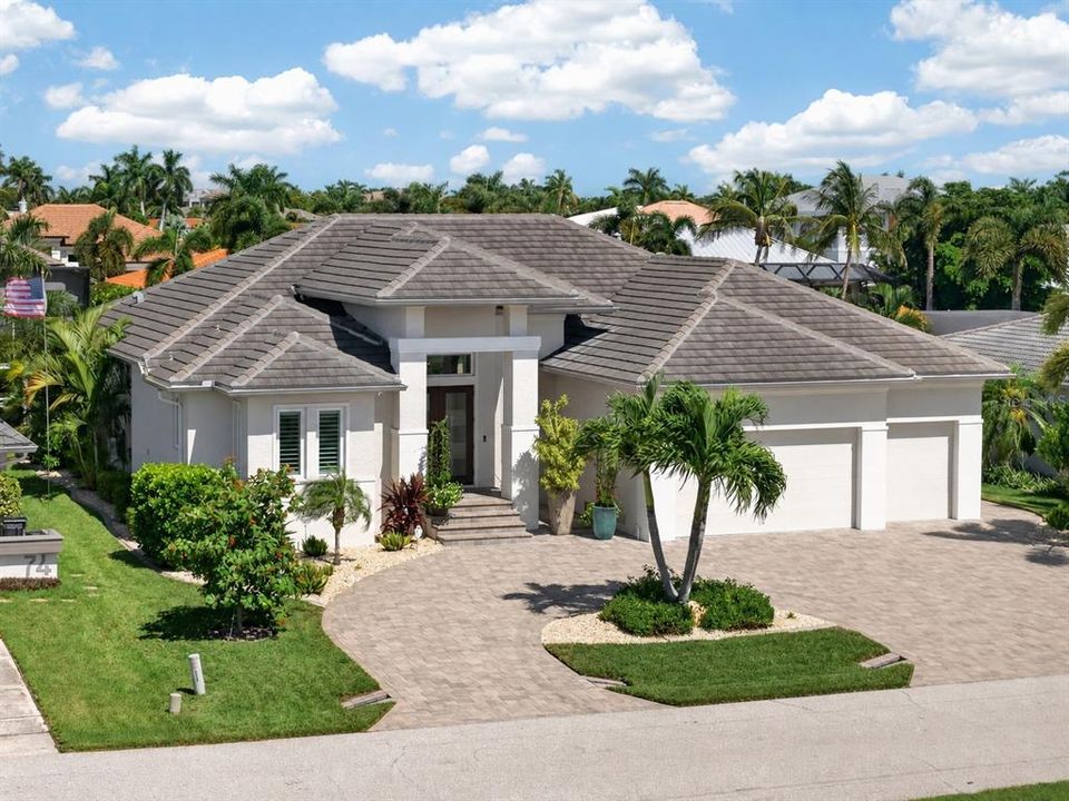 For Sale: $1,300,000 (3 beds, 2 baths, 2111 Square Feet)