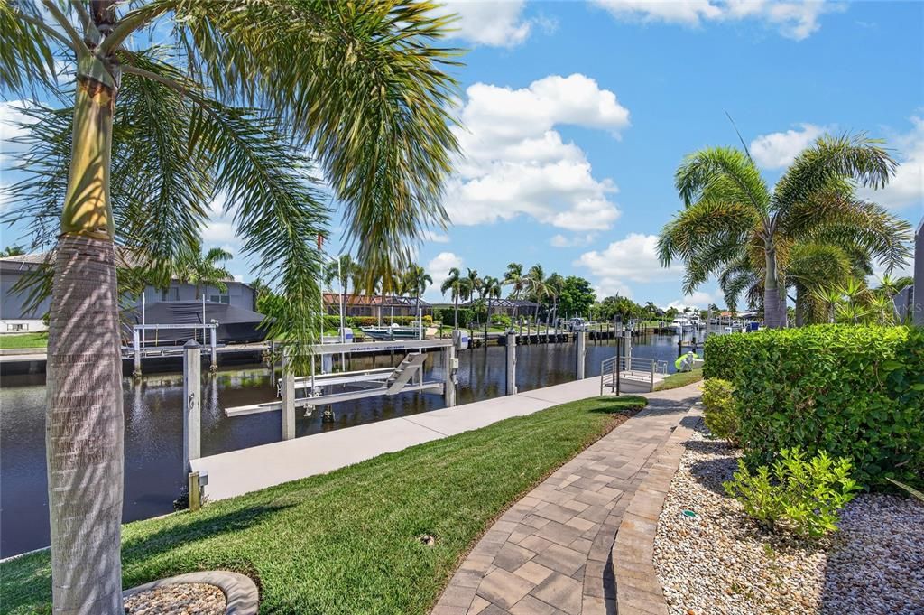For Sale: $1,300,000 (3 beds, 2 baths, 2111 Square Feet)