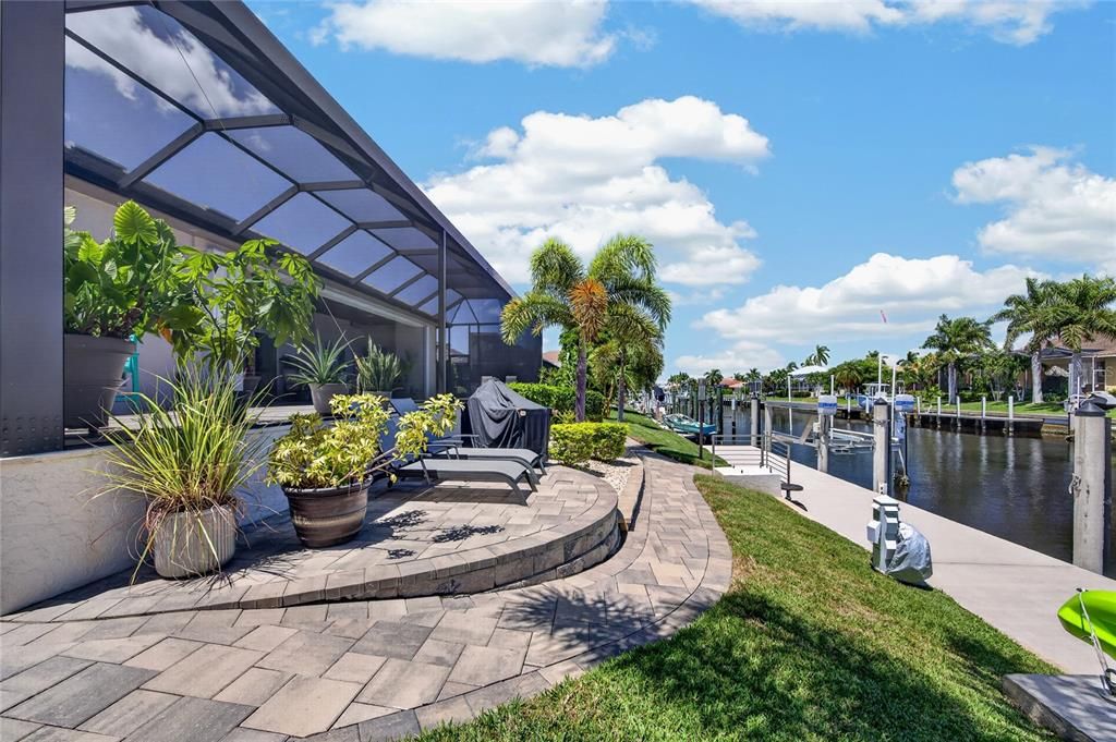 For Sale: $1,300,000 (3 beds, 2 baths, 2111 Square Feet)