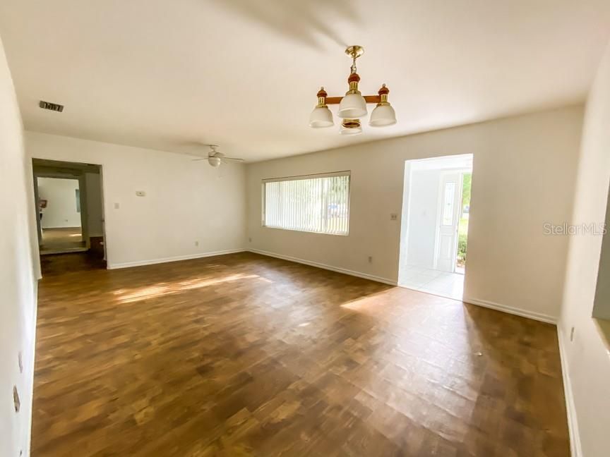 For Rent: $2,350 (3 beds, 2 baths, 1457 Square Feet)