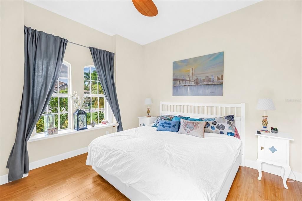 For Sale: $719,900 (3 beds, 2 baths, 2594 Square Feet)