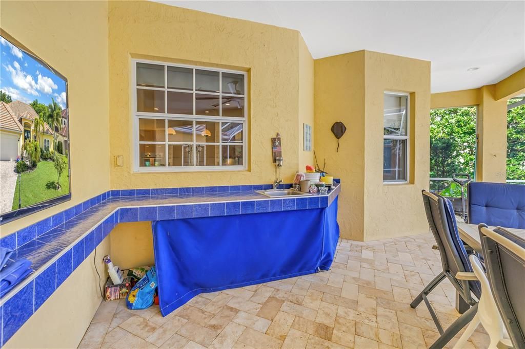 For Sale: $719,900 (3 beds, 2 baths, 2594 Square Feet)