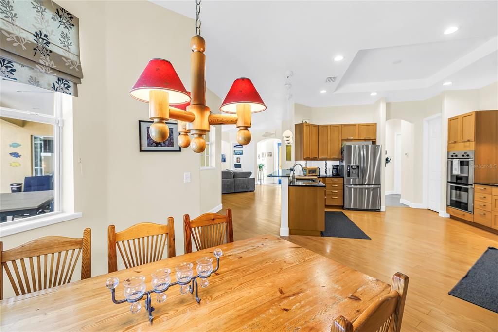 For Sale: $719,900 (3 beds, 2 baths, 2594 Square Feet)