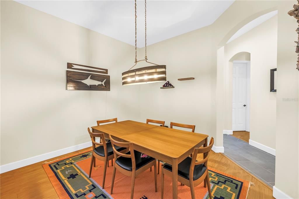 For Sale: $719,900 (3 beds, 2 baths, 2594 Square Feet)