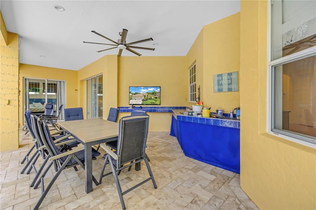 For Sale: $719,900 (3 beds, 2 baths, 2594 Square Feet)