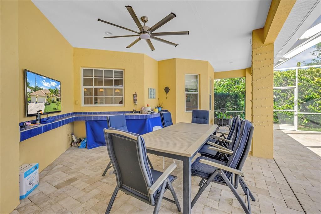 For Sale: $719,900 (3 beds, 2 baths, 2594 Square Feet)