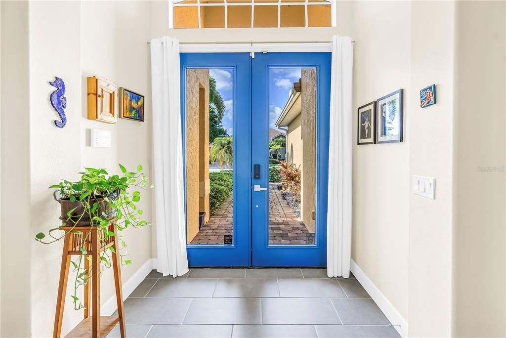 For Sale: $719,900 (3 beds, 2 baths, 2594 Square Feet)