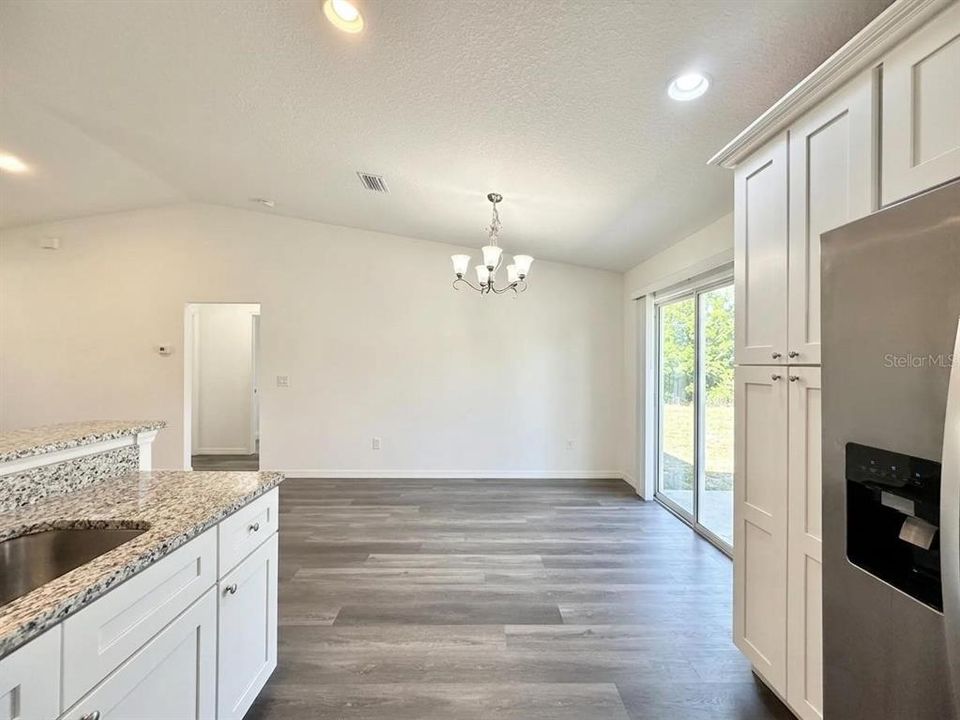 For Sale: $242,500 (3 beds, 2 baths, 1319 Square Feet)