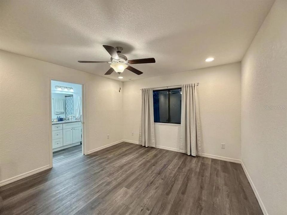 For Sale: $242,500 (3 beds, 2 baths, 1319 Square Feet)